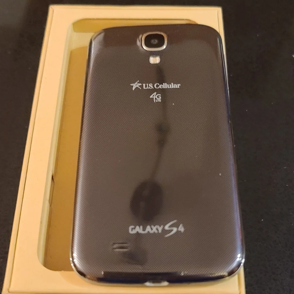 Samsung S4 US Cellular W/ Otter Box Case In Box